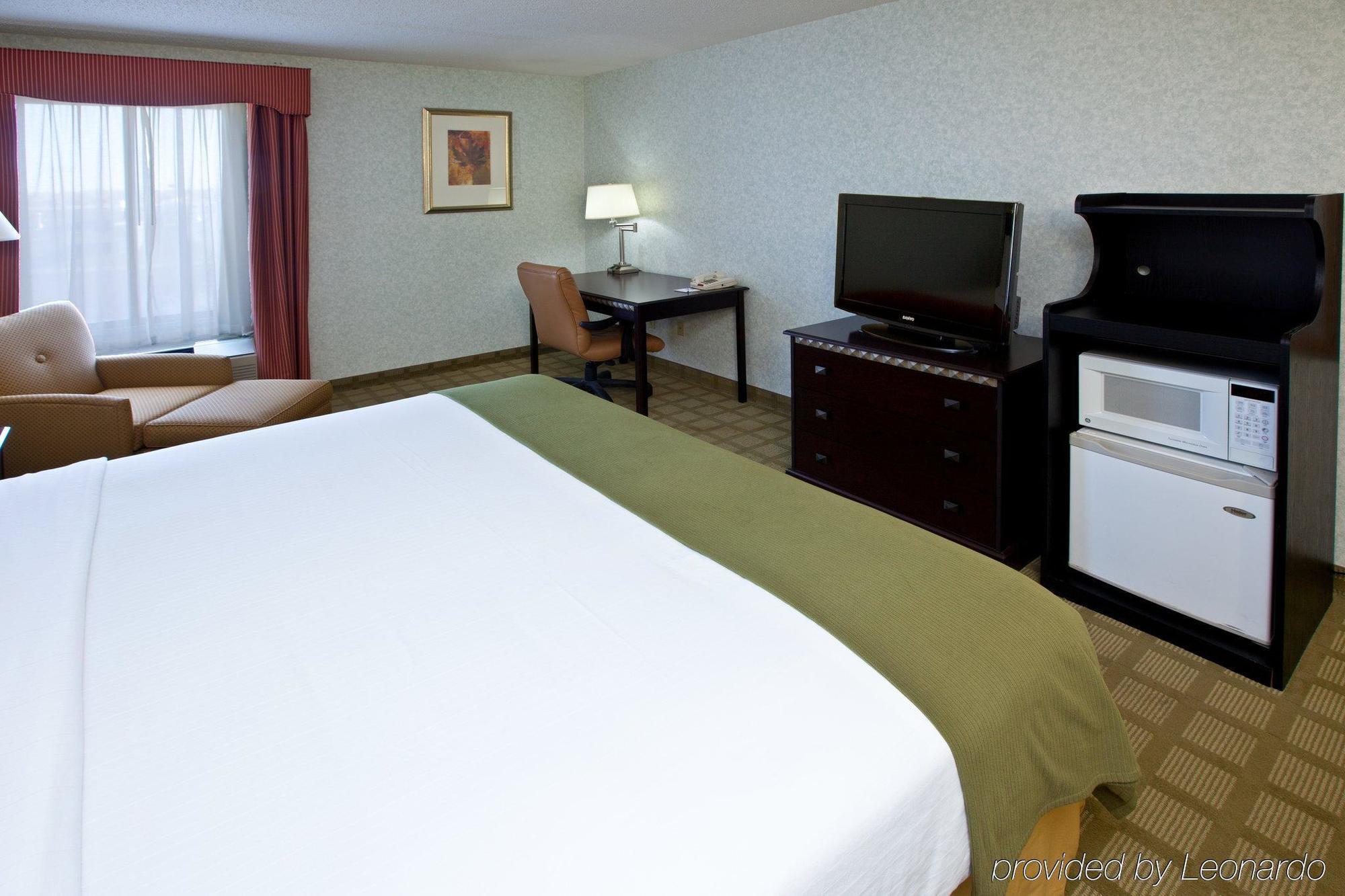 Holiday Inn Express Corydon By Ihg Room photo