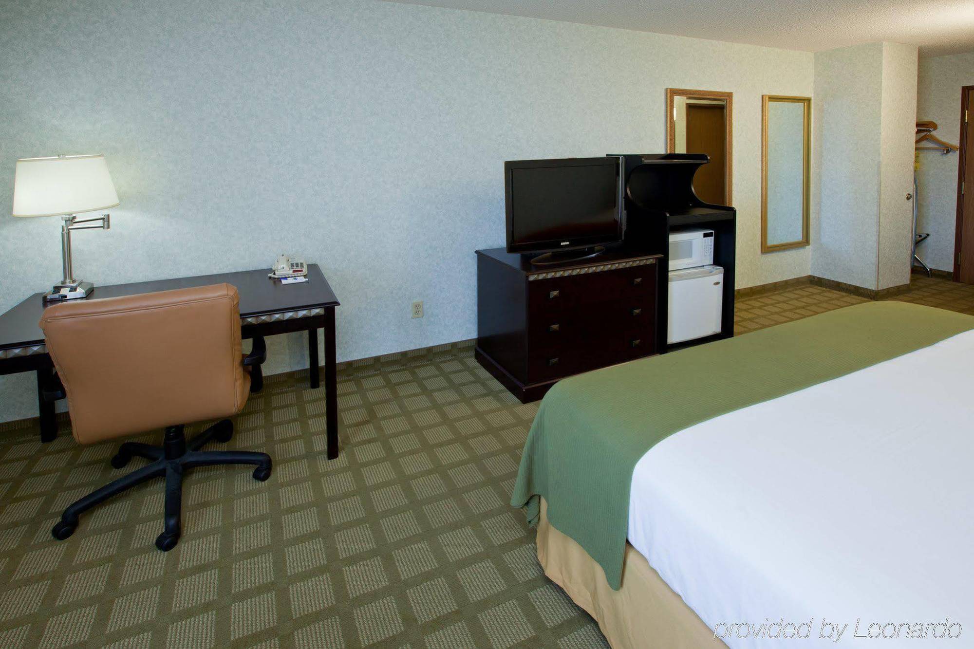 Holiday Inn Express Corydon By Ihg Room photo